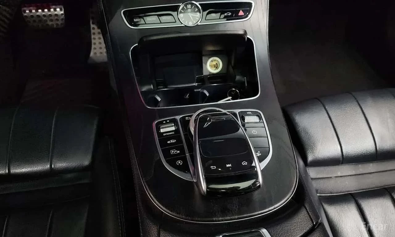 Mercedes-Benz E 220, снимка 9 - Автомобили и джипове - 56737120