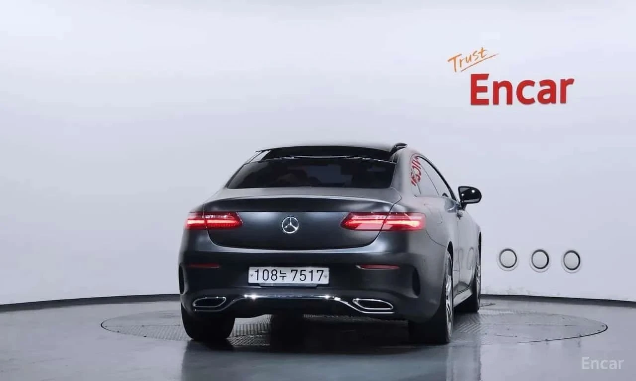 Mercedes-Benz E 220, снимка 4 - Автомобили и джипове - 56737120