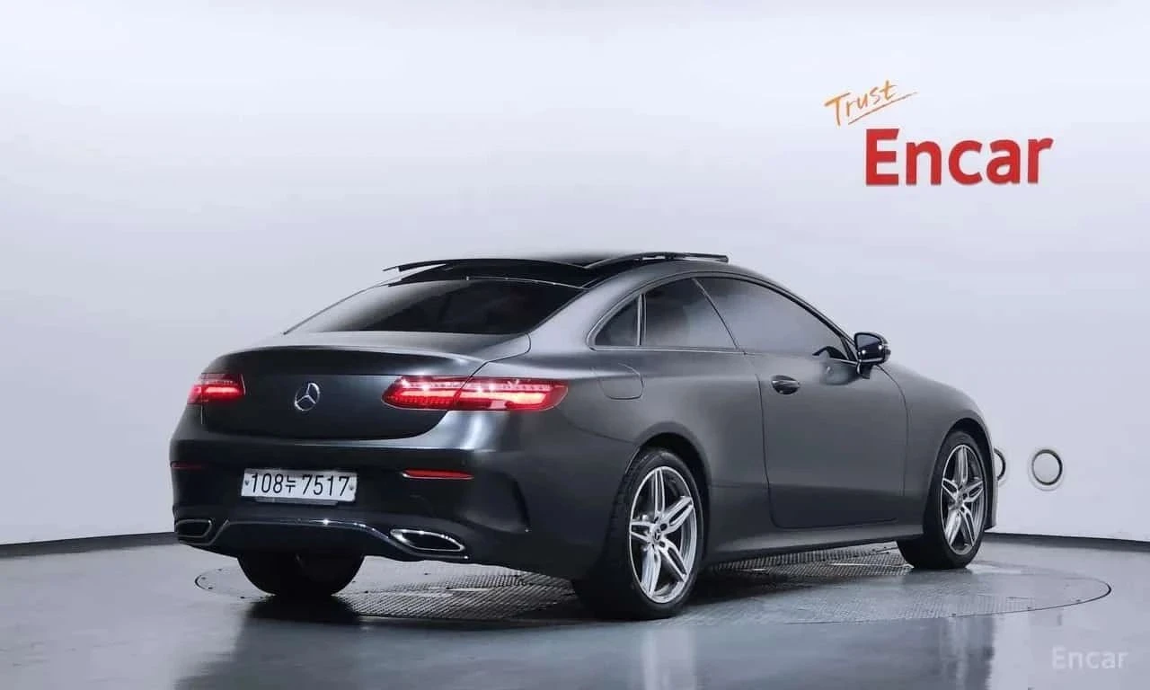 Mercedes-Benz E 220, снимка 2 - Автомобили и джипове - 56737120