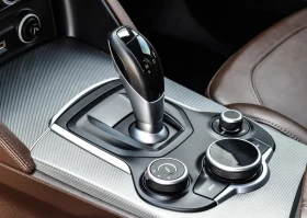 Alfa Romeo Stelvio Q4* Pano* H/K* , снимка 10