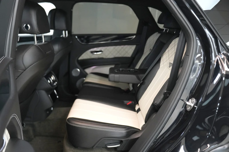 Bentley Bentayga 4.0 V8 AWD First Edition, снимка 11 - Автомобили и джипове - 50467478
