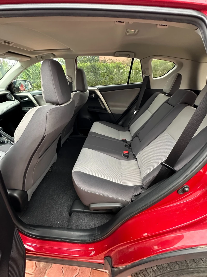 Toyota Rav4 РЕАЛНИ КИЛОМЕТРИ, снимка 10 - Автомобили и джипове - 52524114