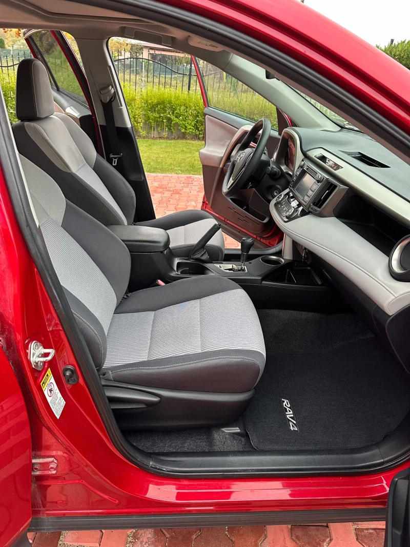 Toyota Rav4 РЕАЛНИ КИЛОМЕТРИ, снимка 11 - Автомобили и джипове - 52524114