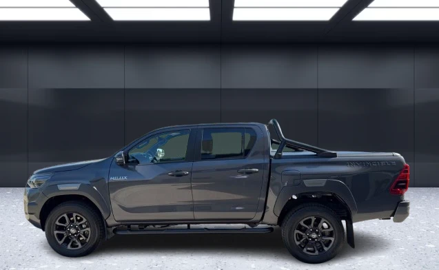 Toyota Hilux 4×4 Double Cab Invincible = NEW = Гаранция, снимка 4 - Автомобили и джипове - 55089670
