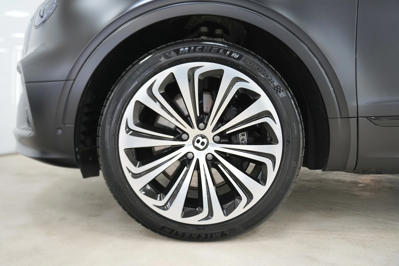 Bentley Bentayga 4.0 V8 AWD First Edition | Mobile.bg   14