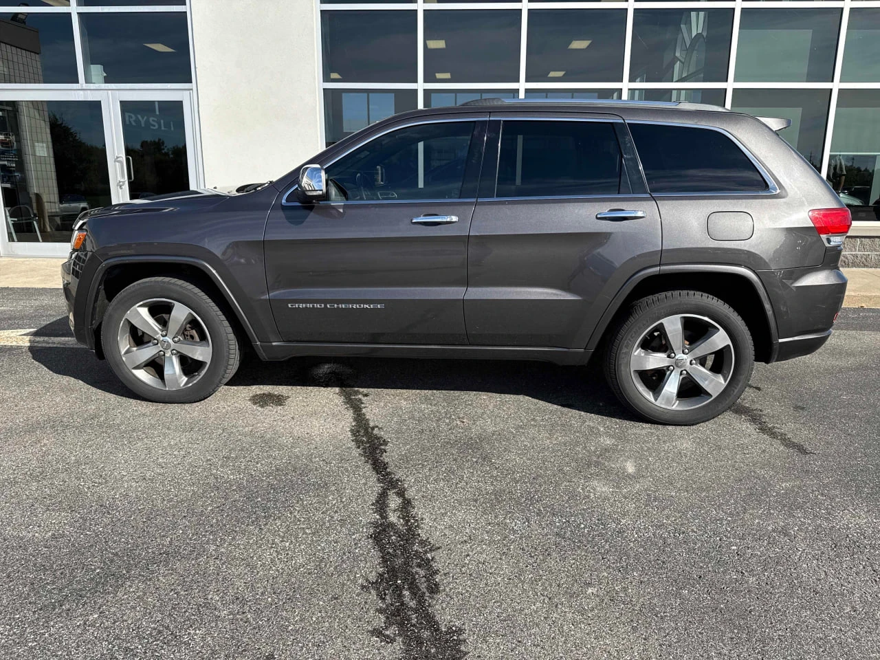 Jeep Grand cherokee * АВТО КРЕДИТ* ЦЕНА ДО БГ * CARFAX *  - изображение 2