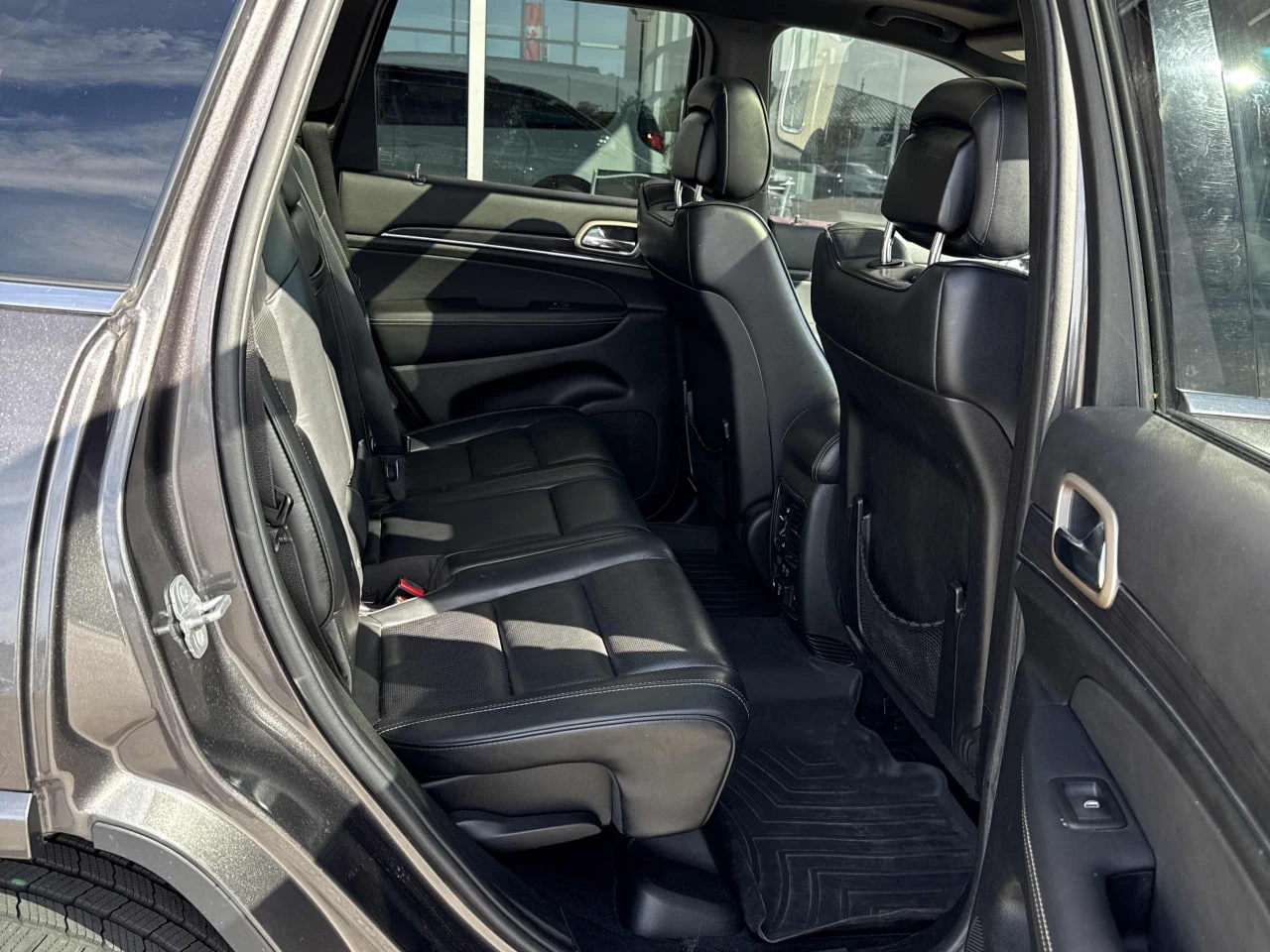 Jeep Grand cherokee * АВТО КРЕДИТ* ЦЕНА ДО БГ * CARFAX *  - изображение 10