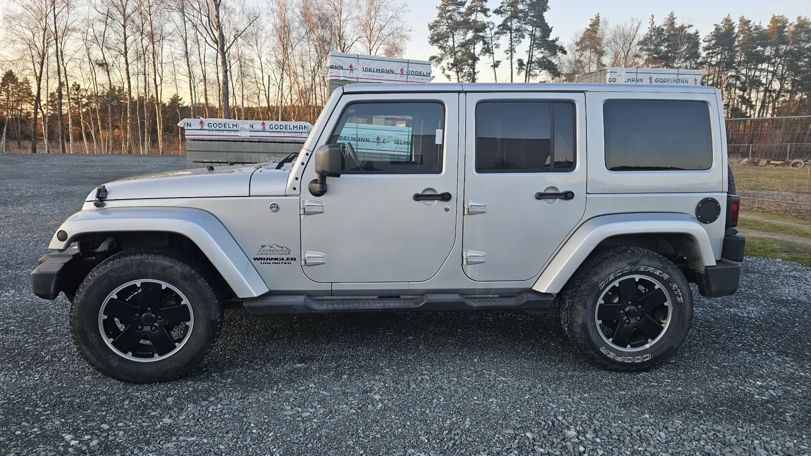 Jeep Wrangler JKU Altitude , снимка 2 - Автомобили и джипове - 53723525
