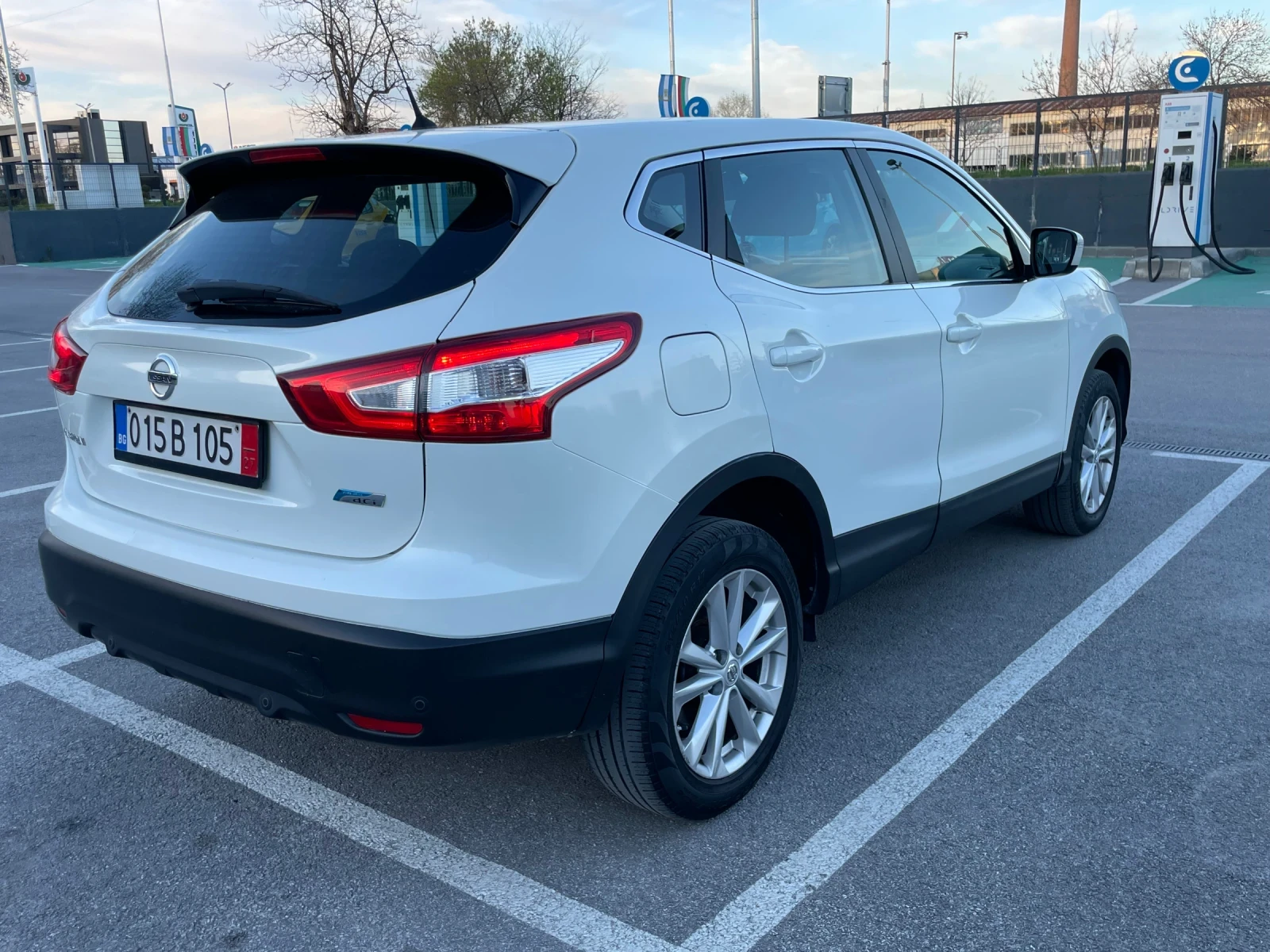 Nissan Qashqai 1.5 dci навигация , снимка 4 - Автомобили и джипове - 53884613