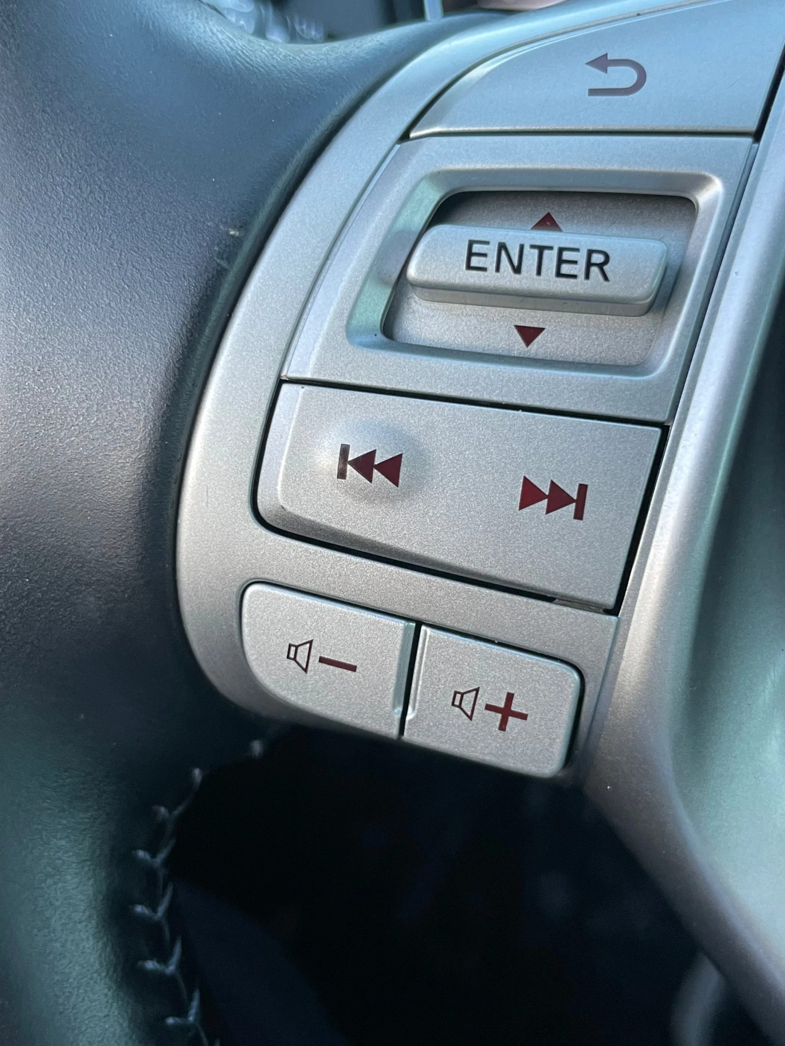 Nissan Qashqai 1.5 dci навигация , снимка 15 - Автомобили и джипове - 53884613