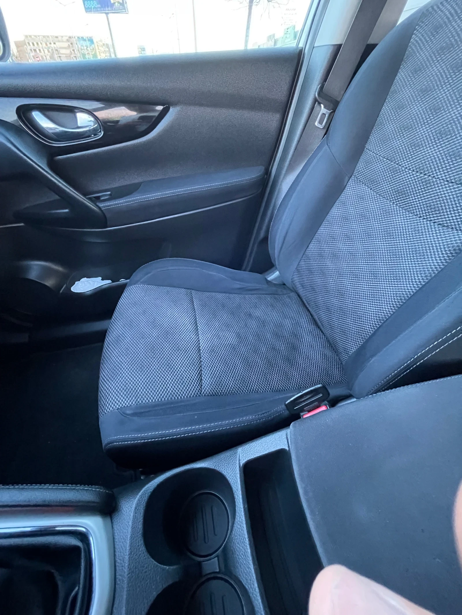 Nissan Qashqai 1.5 dci навигация , снимка 9 - Автомобили и джипове - 53884613