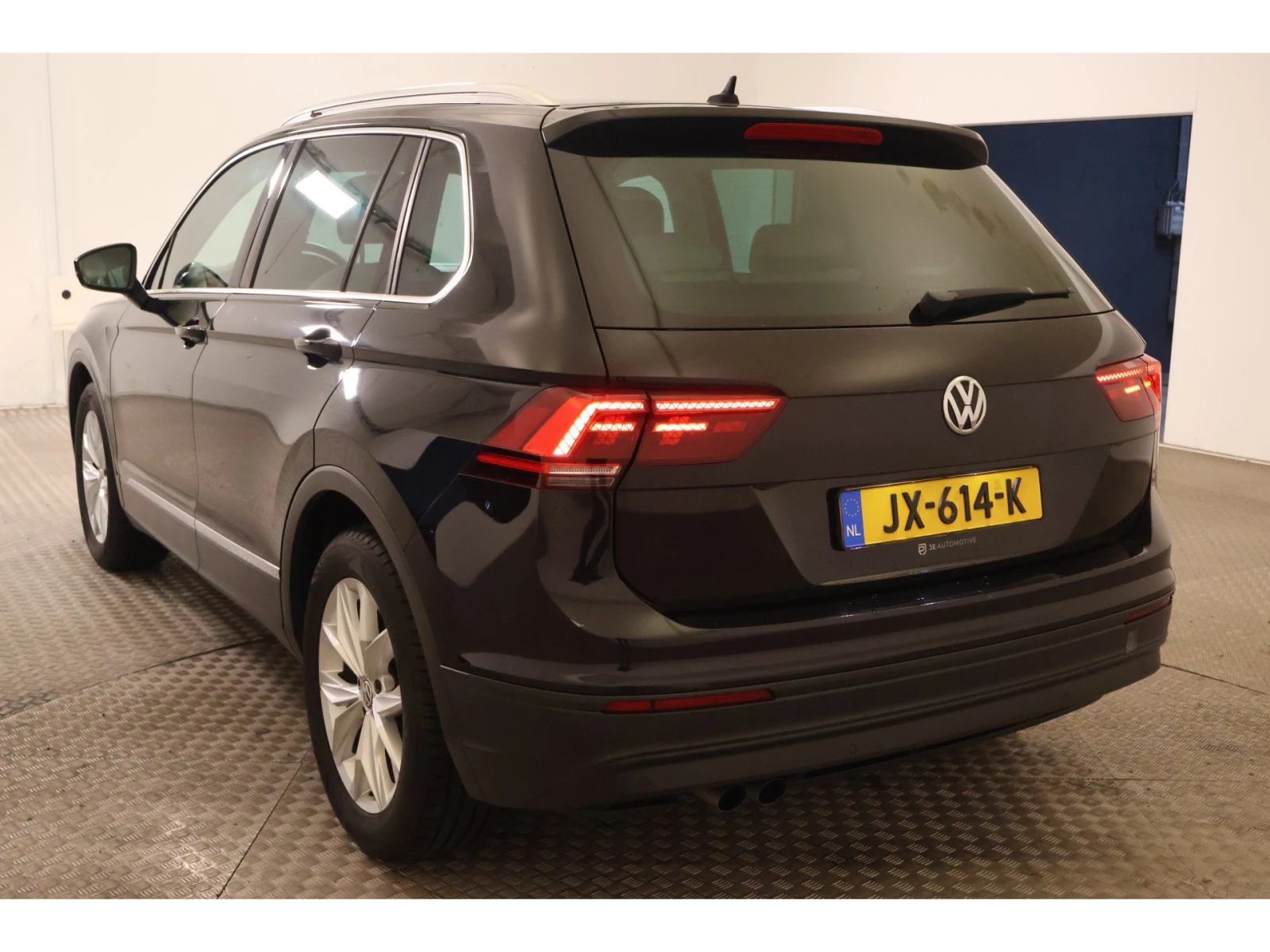 VW Tiguan 1.4 TSI Connected Series, снимка 2 - Автомобили и джипове - 53998491