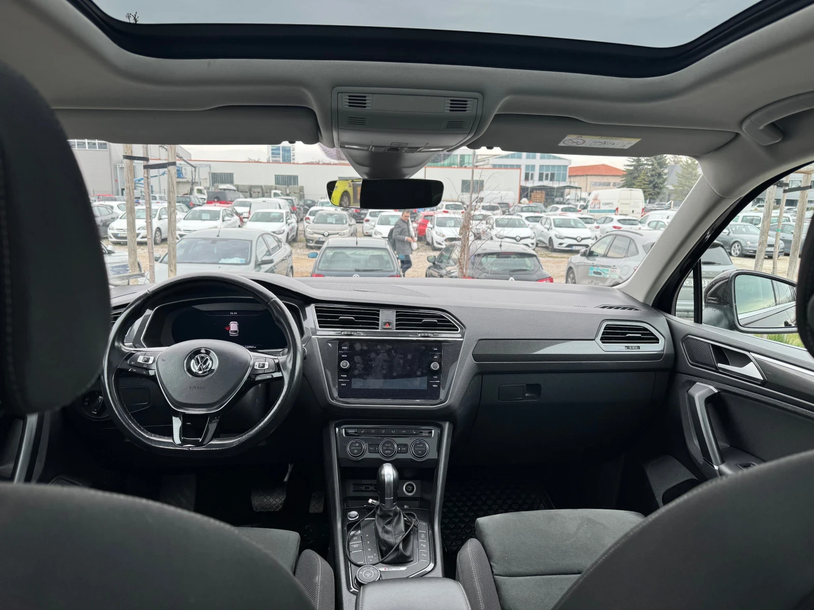 VW Tiguan, снимка 8 - Автомобили и джипове - 54043934