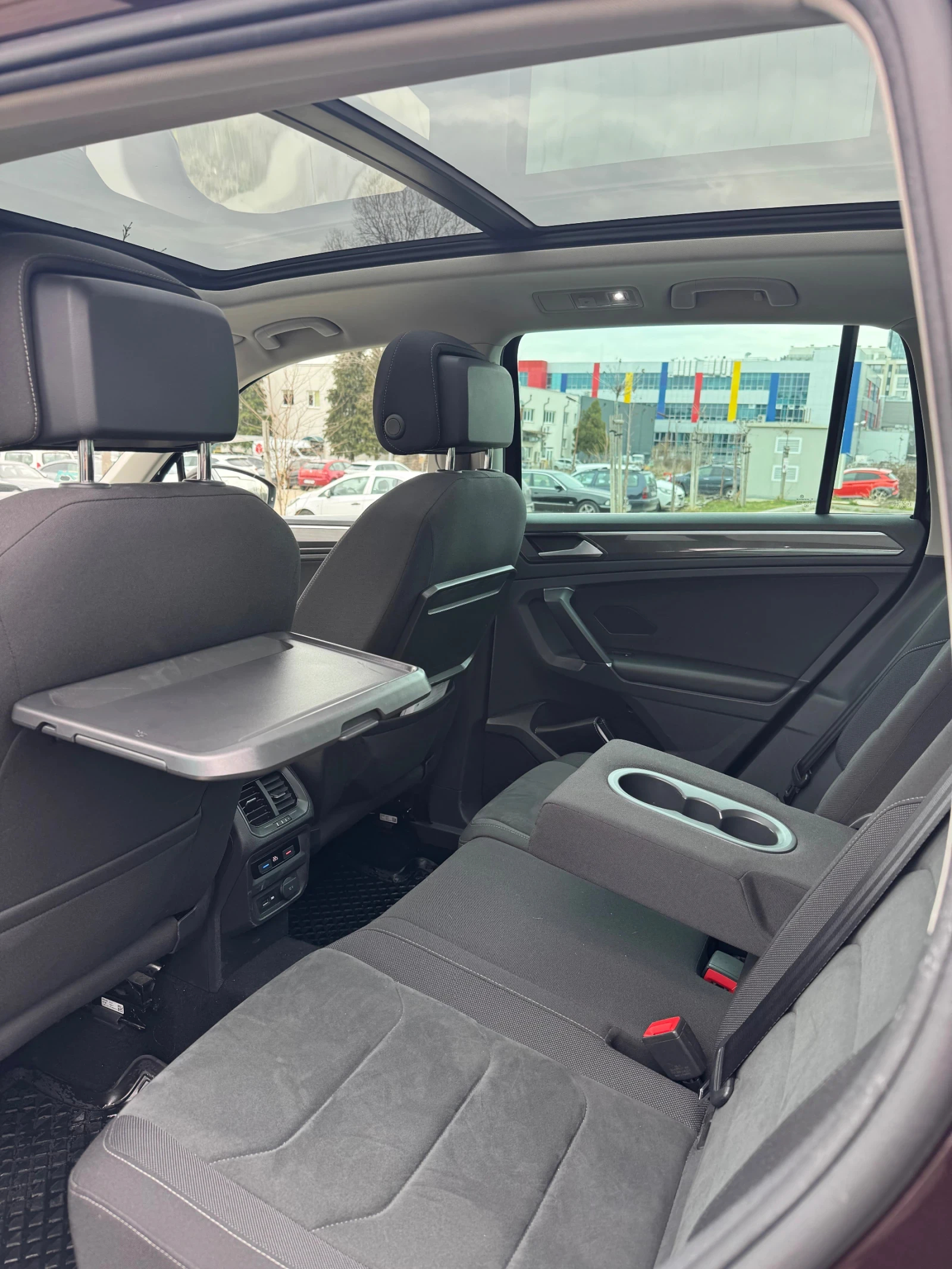 VW Tiguan, снимка 9 - Автомобили и джипове - 54043934