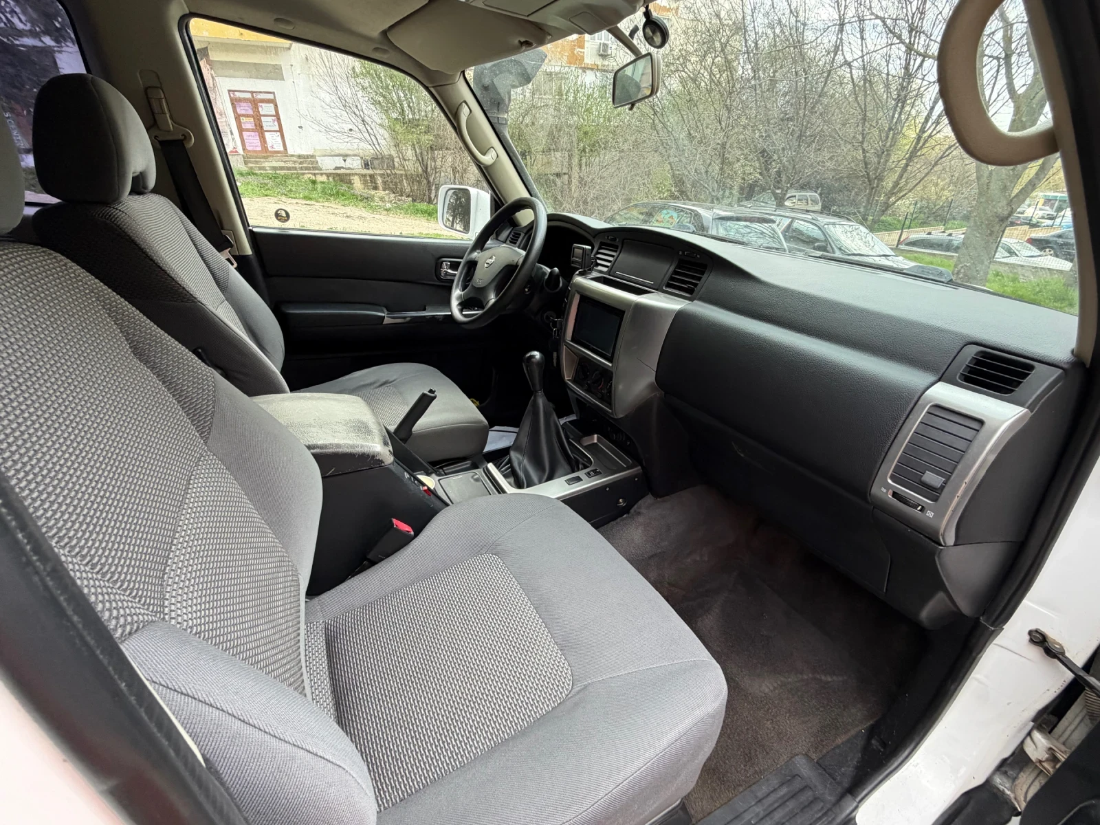 Nissan Patrol, снимка 10 - Автомобили и джипове - 54180714