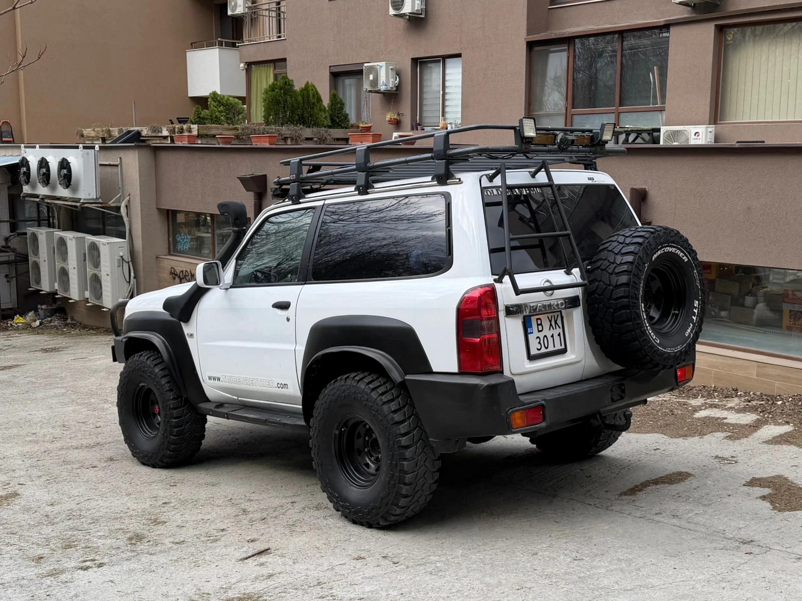 Nissan Patrol, снимка 5 - Автомобили и джипове - 54180714