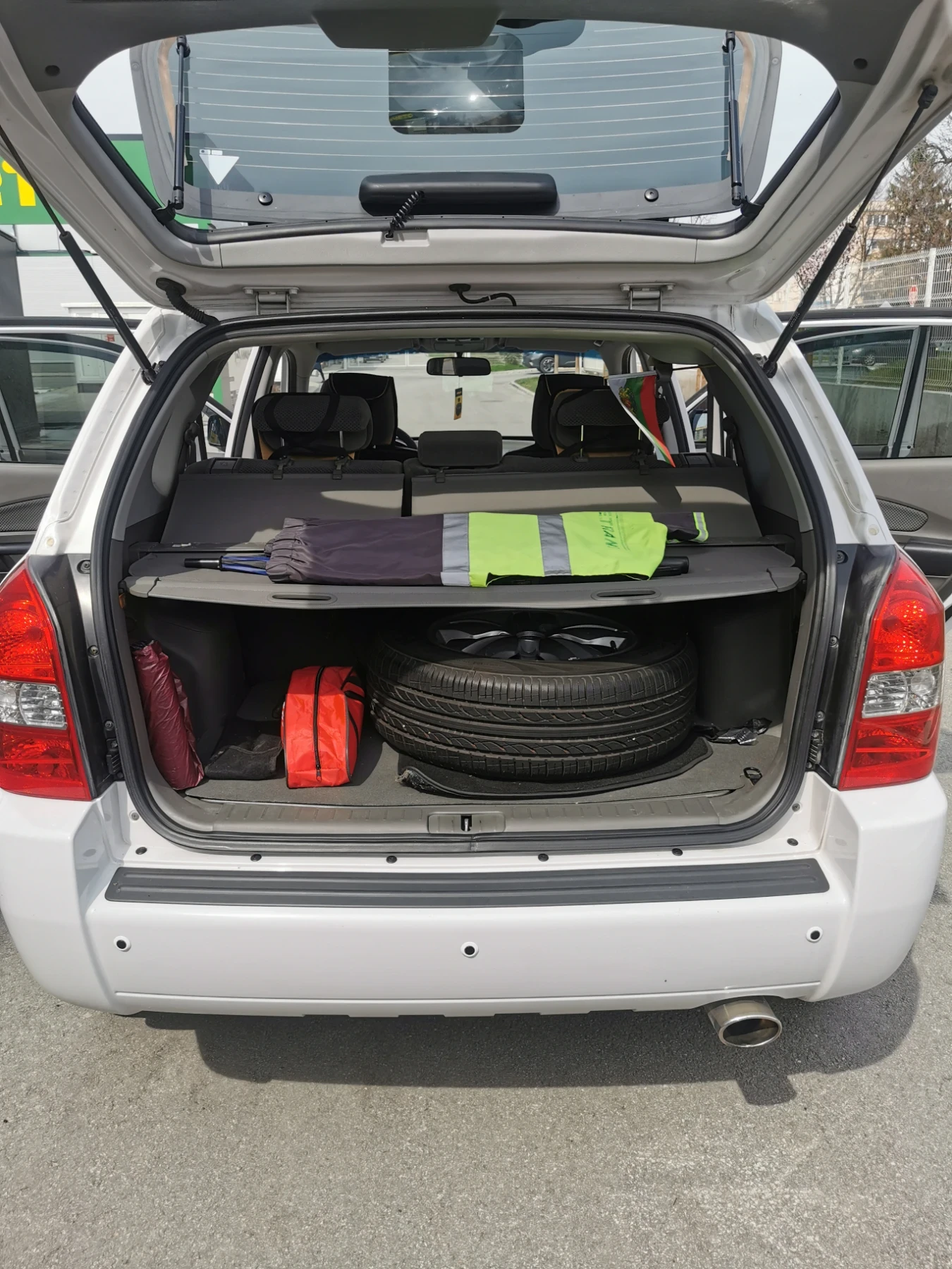 Hyundai Tucson 2.0 бензин гсз, снимка 11 - Автомобили и джипове - 54212994