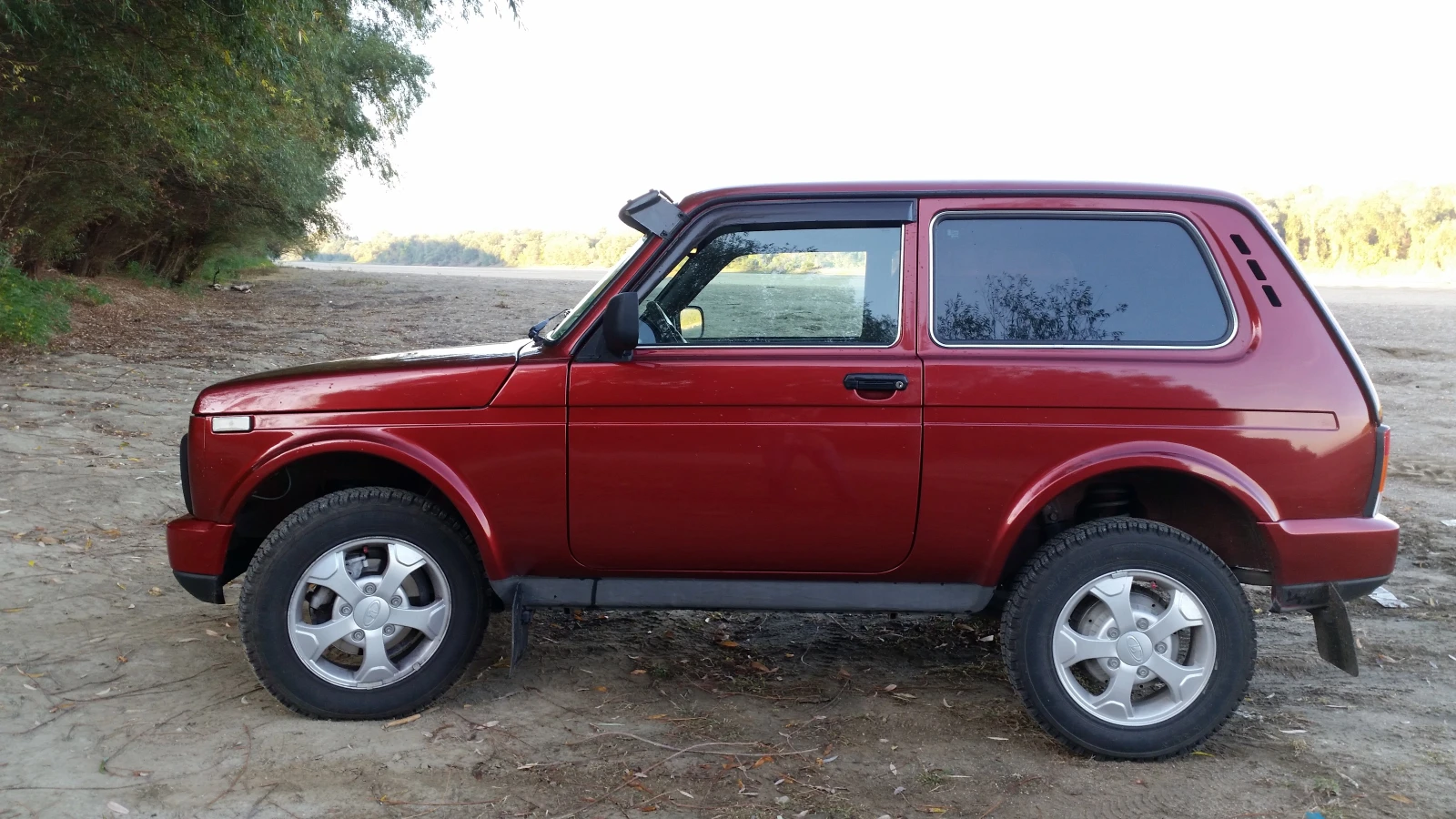 Lada Niva, снимка 3 - Автомобили и джипове - 54364887
