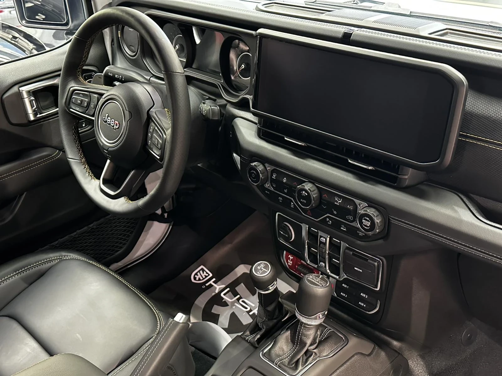 Jeep Wrangler Rubicon 392 Final Edition, снимка 5 - Автомобили и джипове - 54653951