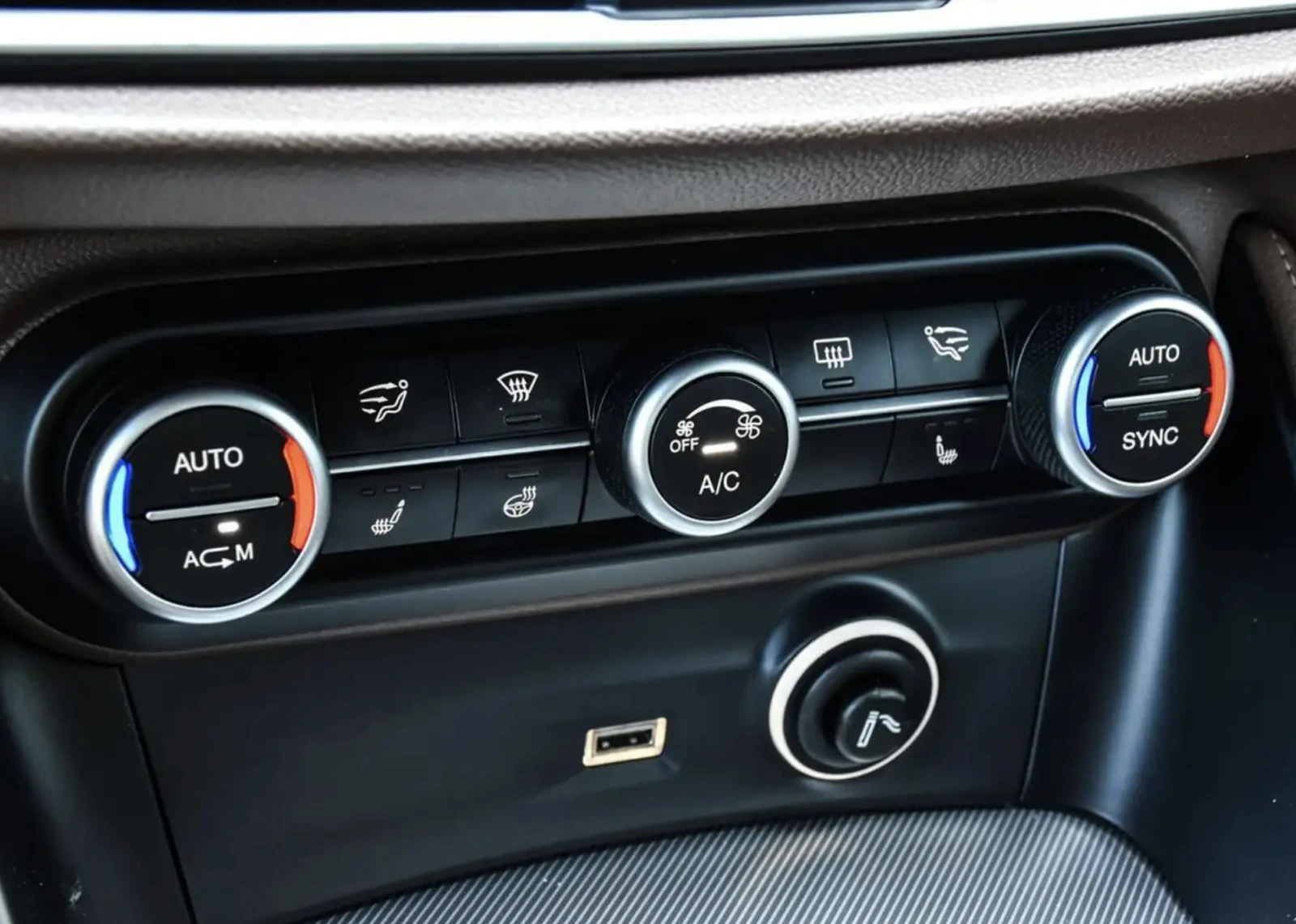 Alfa Romeo Stelvio Q4* Pano* H/K* , снимка 16 - Автомобили и джипове - 55492669