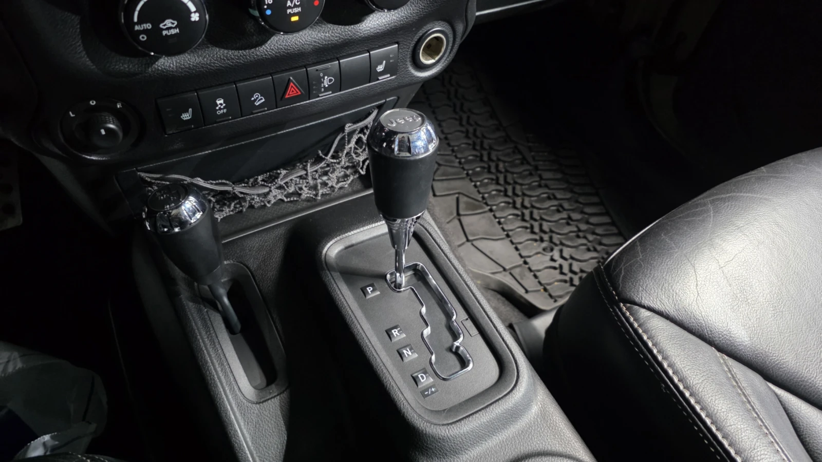 Jeep Wrangler 2.8* КРАЙНА ЦЕНА, снимка 9 - Автомобили и джипове - 55496115