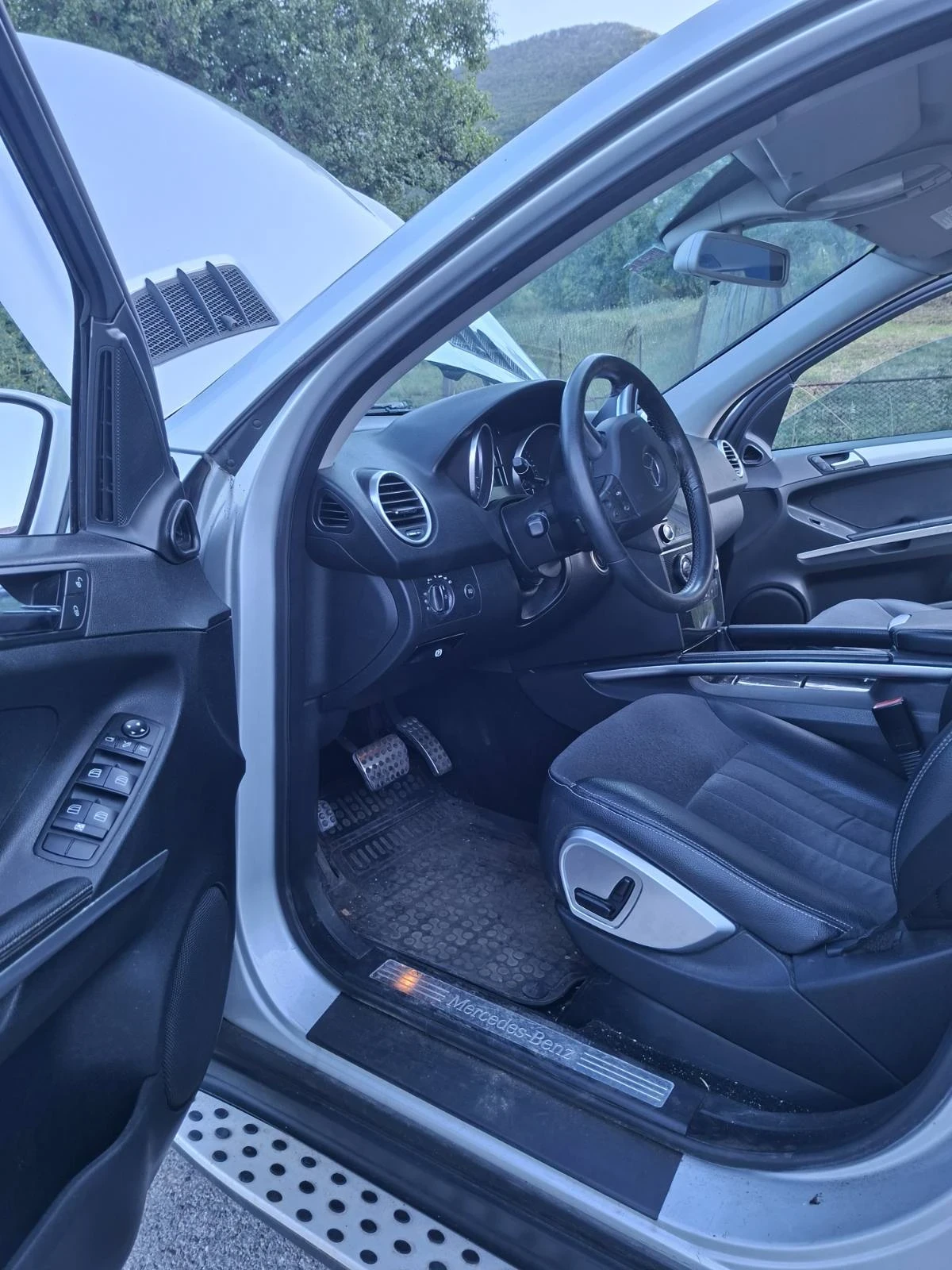Mercedes-Benz ML 320, снимка 4 - Автомобили и джипове - 55677767