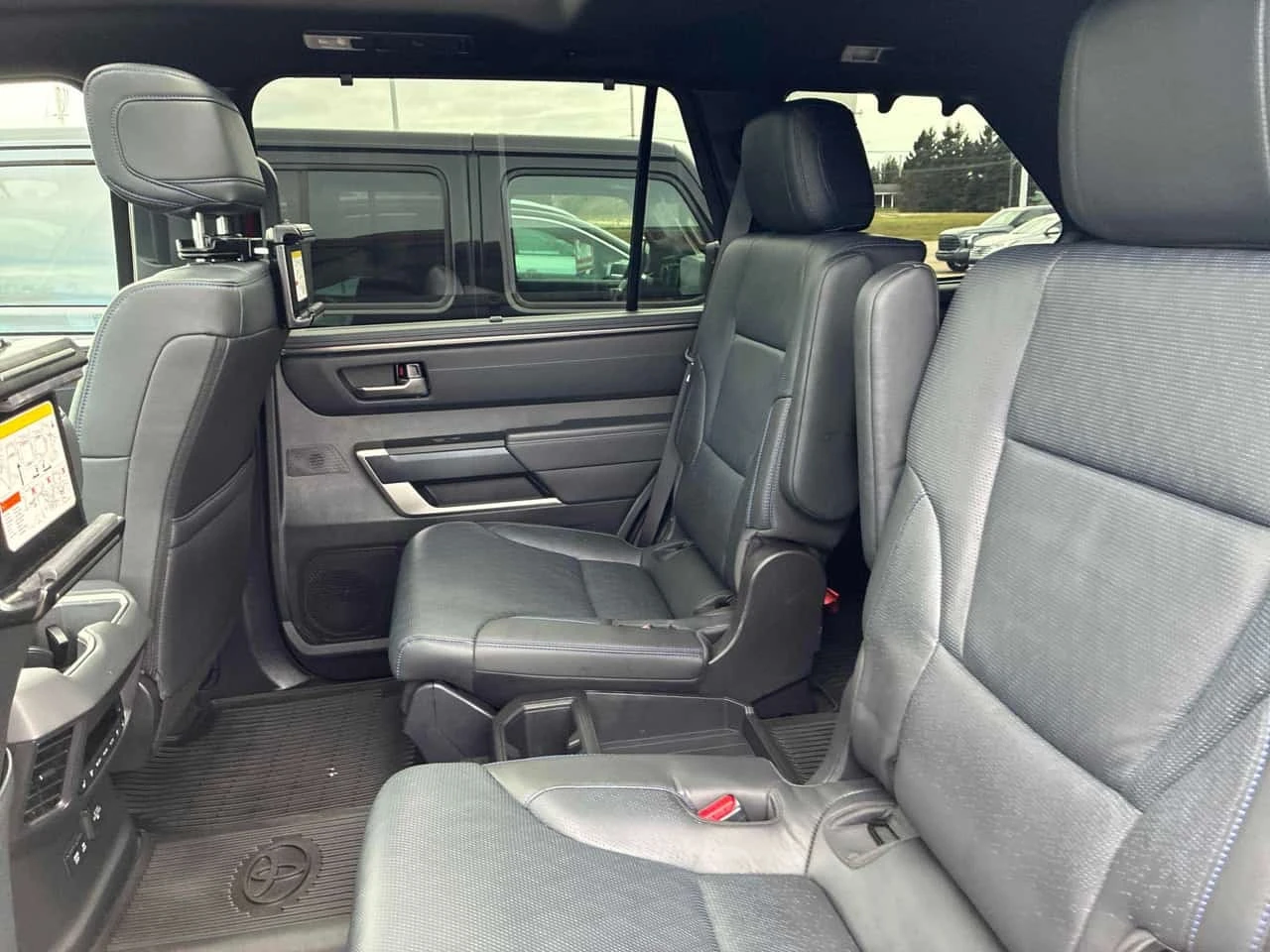 Toyota Sequoia 4WD Platinum / Carfax / ����������  | Mobile.bg � ����������� 14