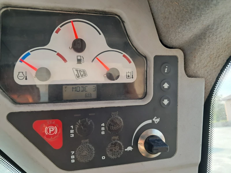 Мини челни товарачи JCB ROBOT 190, снимка 8 - Индустриална техника - 50650048