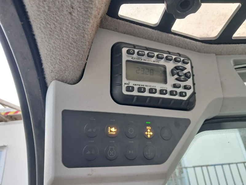 Мини челни товарачи JCB ROBOT 190, снимка 9 - Индустриална техника - 50650048