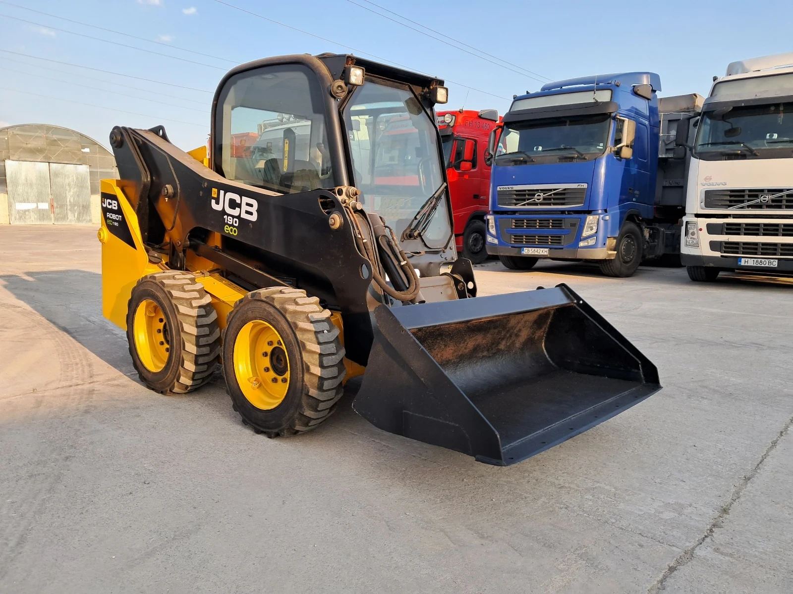 Мини челни товарачи JCB ROBOT 190 - изображение 7