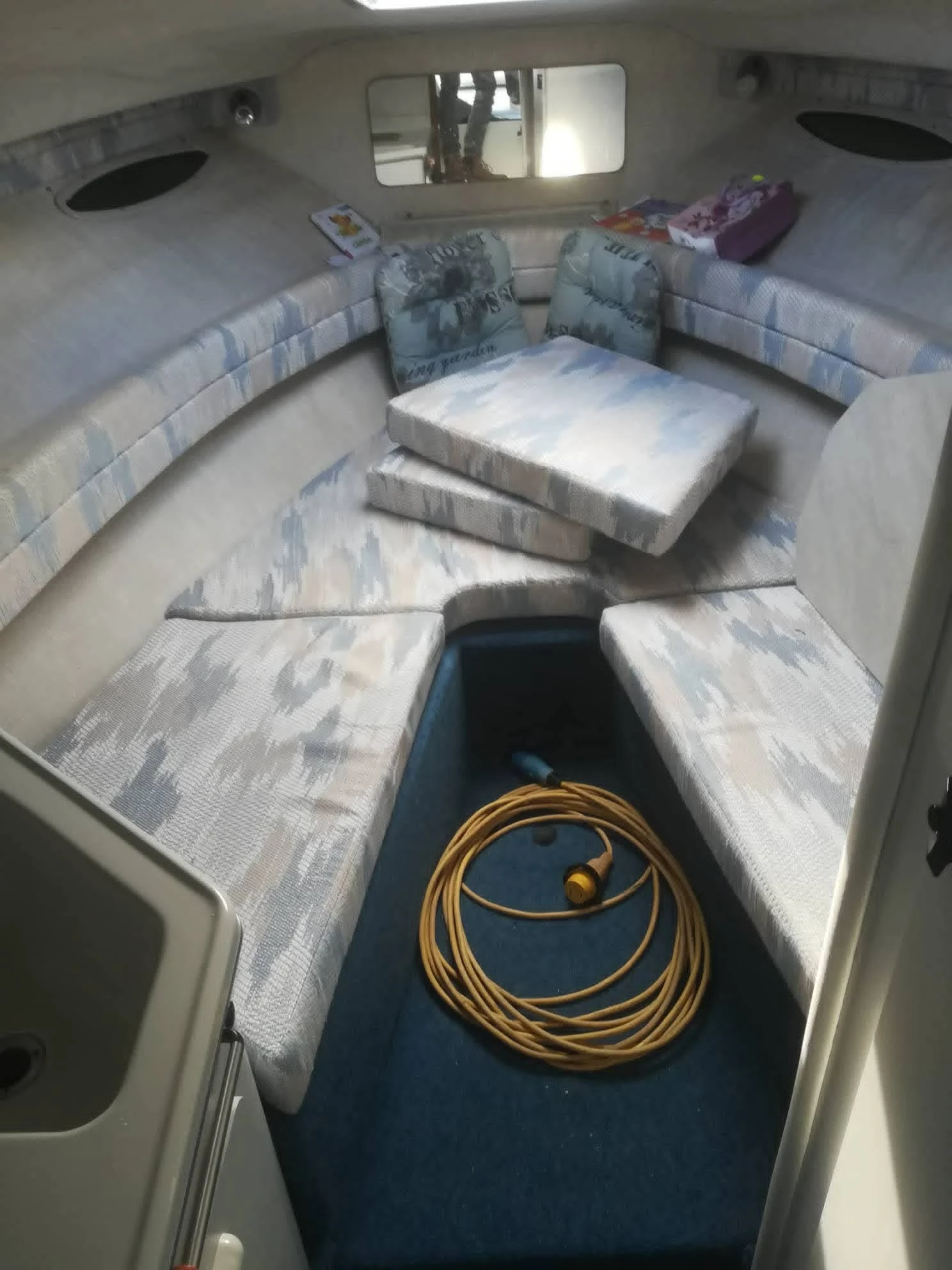 ������� ���� Sea Ray 250 Weekender | Mobile.bg � ����������� 10