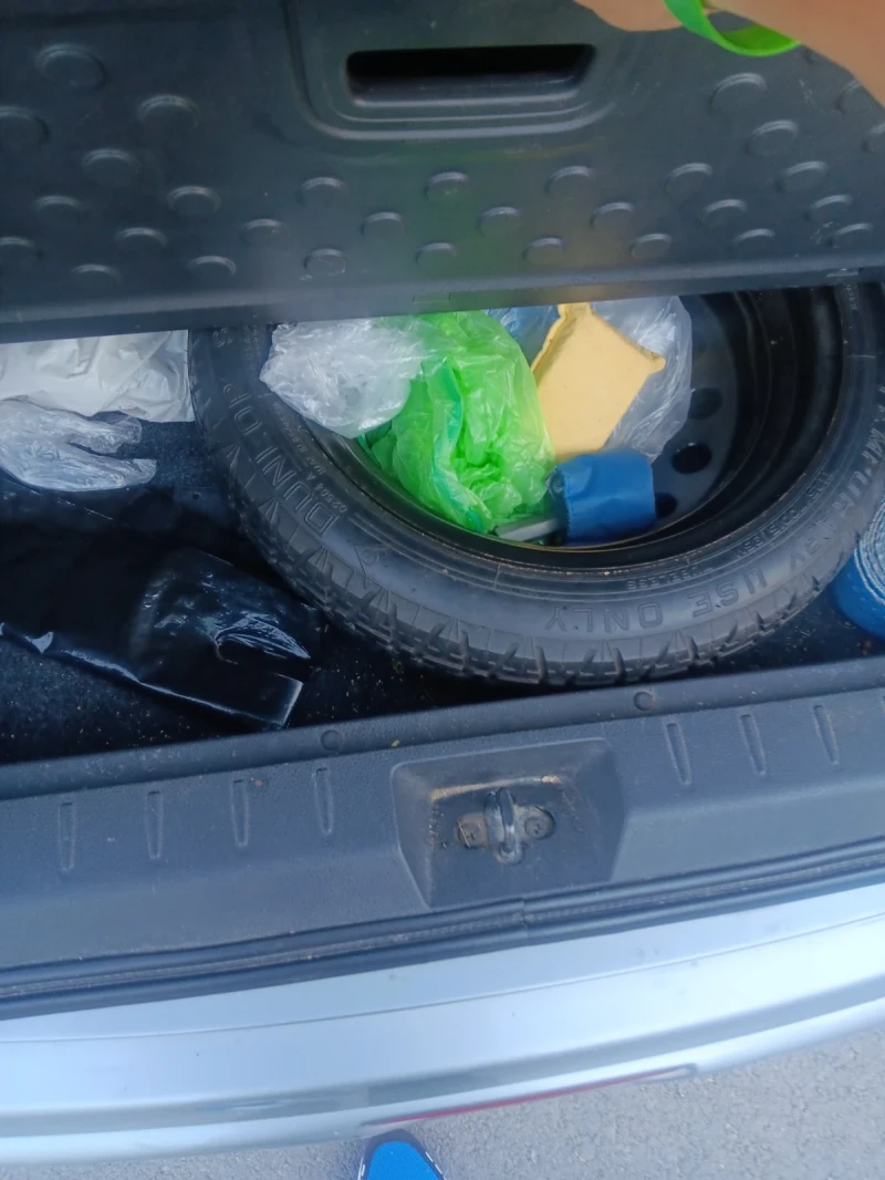 Nissan Note 1400, снимка 11 - Автомобили и джипове - 52506208