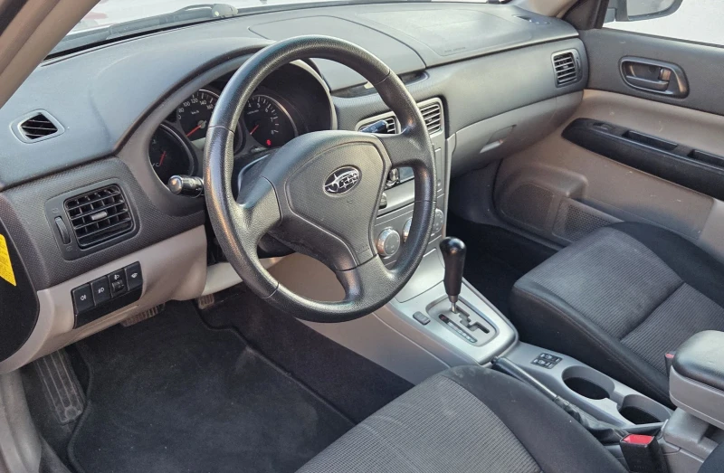 Subaru Forester 2.0 i , снимка 10 - Автомобили и джипове - 52444921