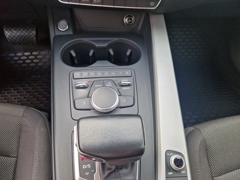 Audi A4 2.0 TDI, снимка 14 - Автомобили и джипове - 52036581