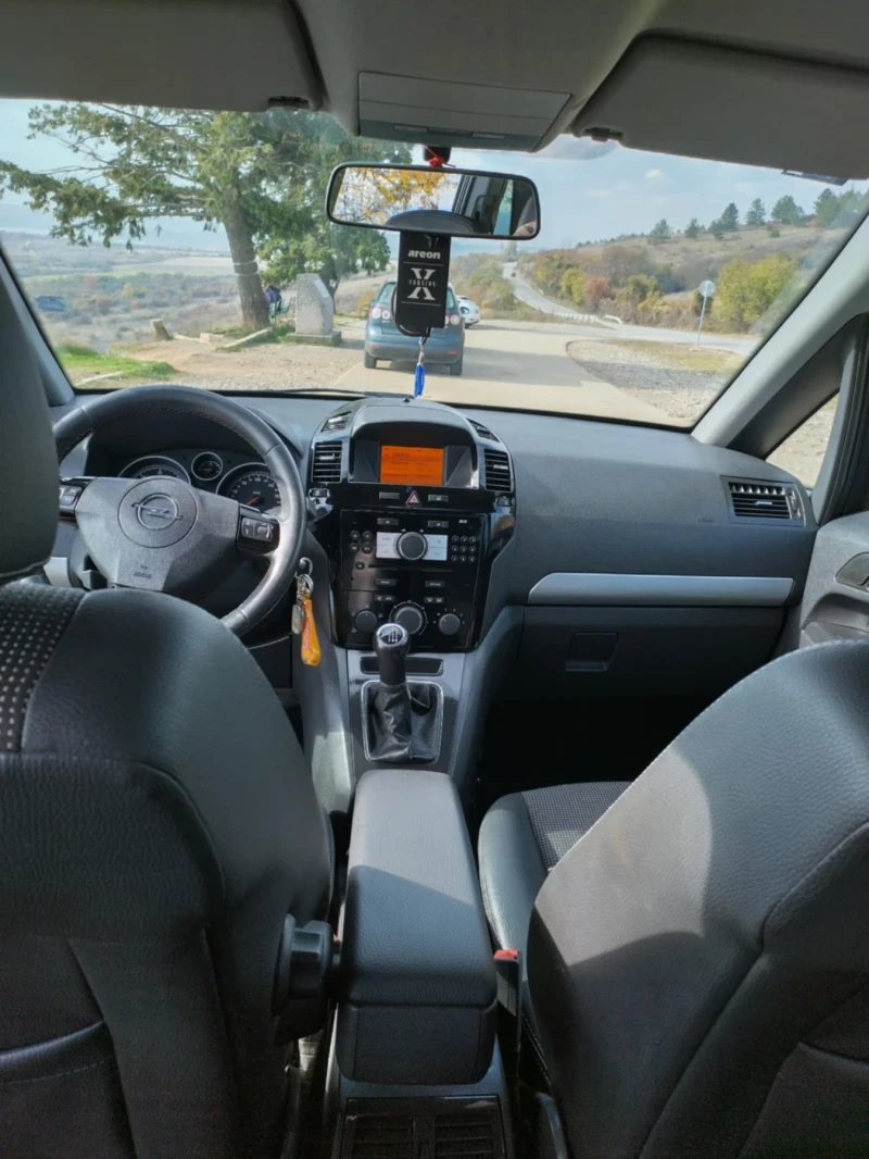 Opel Zafira, снимка 3 - Автомобили и джипове - 52364094