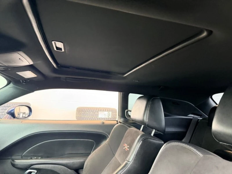 Dodge Challenger * АВТО КРЕДИТ* ЦЕНА ДО БГ * СЕРВИЗНА ИСТОРИЯ * , снимка 7 - Автомобили и джипове - 52900731