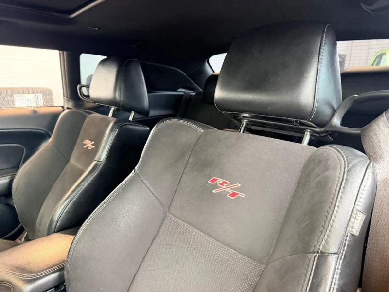 Dodge Challenger * АВТО КРЕДИТ* ЦЕНА ДО БГ * СЕРВИЗНА ИСТОРИЯ * , снимка 8 - Автомобили и джипове - 52900731