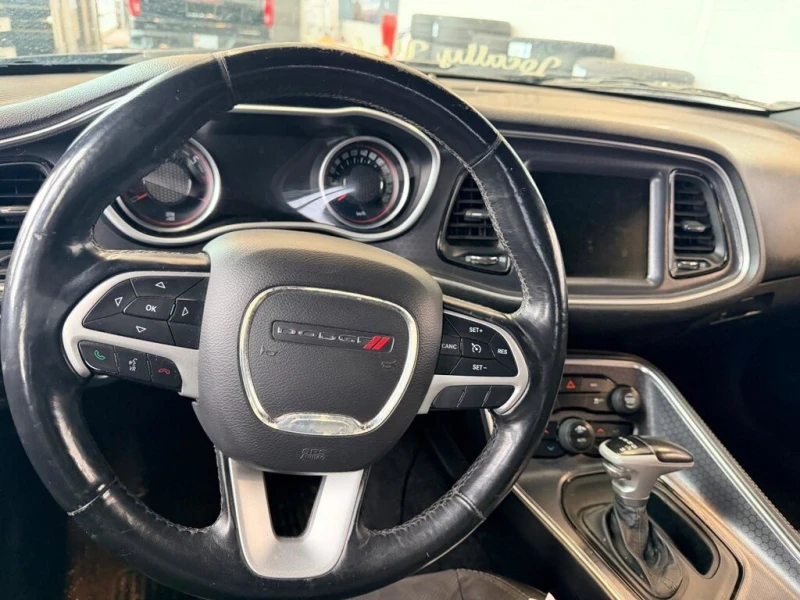 Dodge Challenger * АВТО КРЕДИТ* ЦЕНА ДО БГ * СЕРВИЗНА ИСТОРИЯ * , снимка 6 - Автомобили и джипове - 52900731