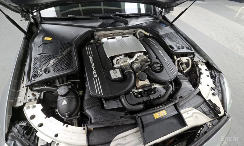 Mercedes-Benz C 63 AMG, снимка 6 - Автомобили и джипове - 52938761