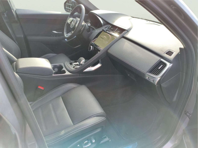 Jaguar E-pace 2.0, снимка 9 - Автомобили и джипове - 53102803