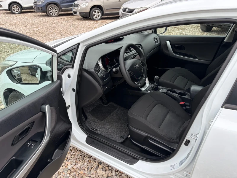 Kia Ceed 1.4 i GAZ- BRC, снимка 8 - Автомобили и джипове - 53455299