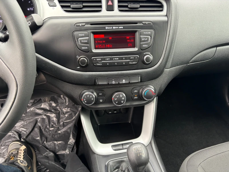 Kia Ceed 1.4 i GAZ- BRC, снимка 5 - Автомобили и джипове - 53455299