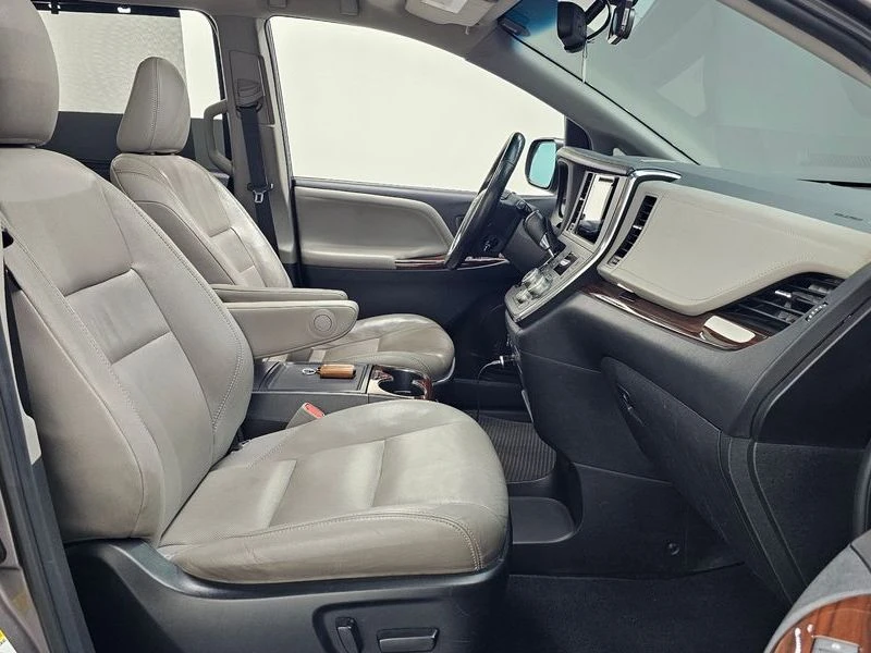 Toyota Sienna 3.5 2GR Automatic, снимка 7 - Автомобили и джипове - 55662702
