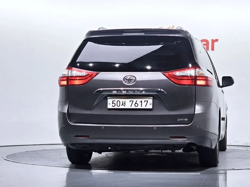 Toyota Sienna 3.5 2GR Automatic, снимка 4 - Автомобили и джипове - 55662702
