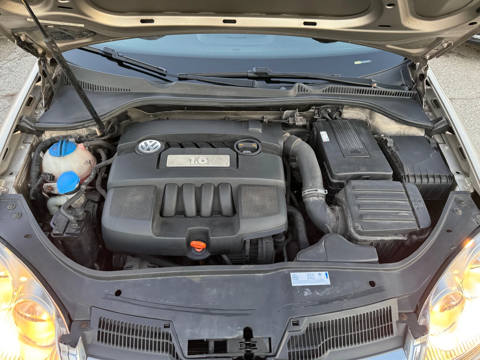 VW Jetta 1.6 Автоматик | Mobile.bg — изображение 13