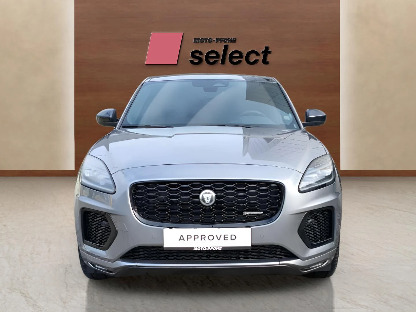 Jaguar E-pace 2.0 - изображение 2