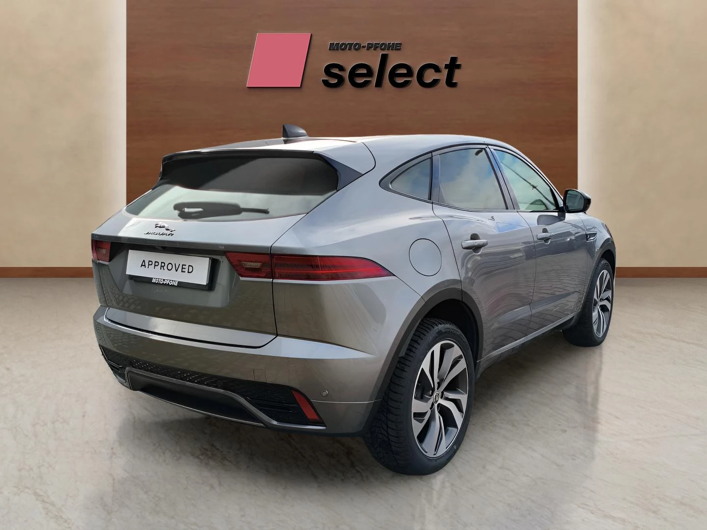 Jaguar E-pace 2.0 - изображение 5