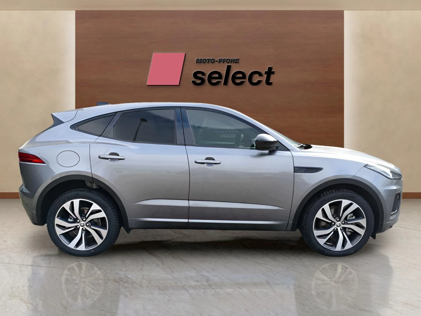 Jaguar E-pace 2.0 - изображение 4