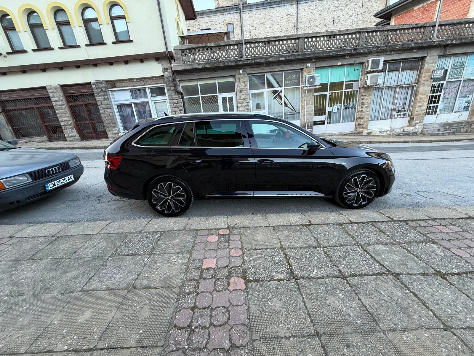Skoda Superb L&K 2.0TDI 190кс КОМБИ - изображение 6
