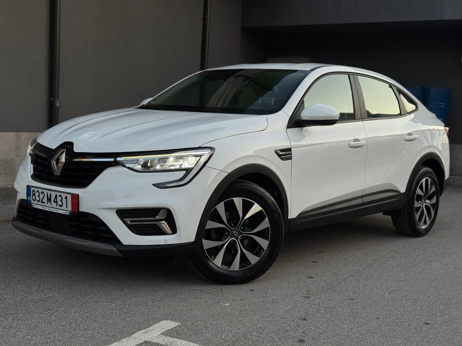 Renault Arkana // 21 300км // ГАРАНЦИОННА Hybrid (MHEV)